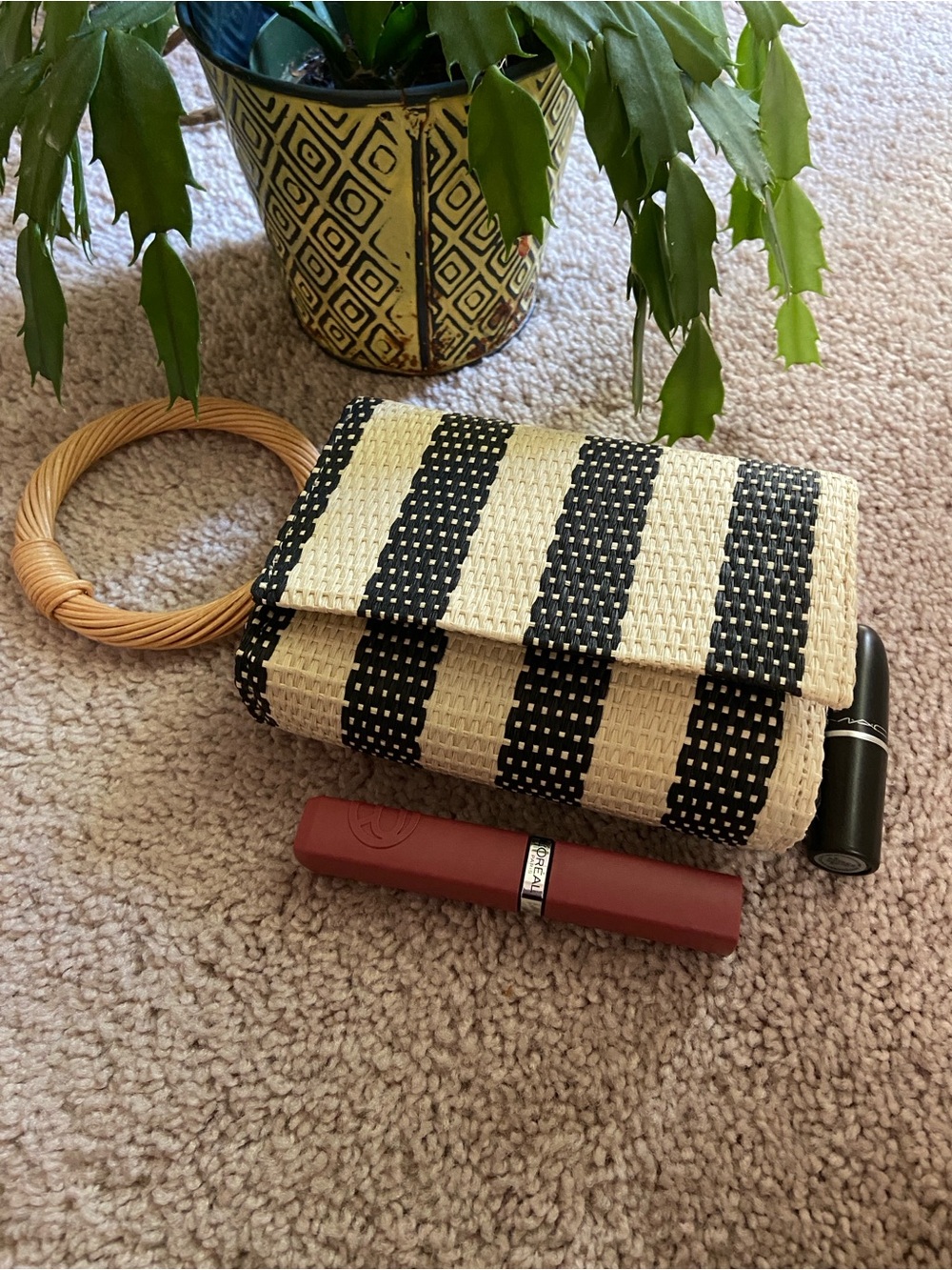 Black & Cream Woven Striped Wristlet